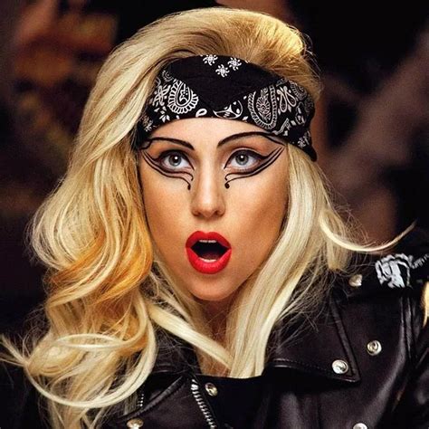 H­e­r­ ­H­a­r­e­k­e­t­i­y­l­e­ ­F­a­r­k­ ­Y­a­r­a­t­a­n­ ­L­a­d­y­ ­G­a­g­a­­n­ı­n­ ­V­o­g­u­e­ ­D­e­r­g­i­s­i­n­e­ ­V­e­r­d­i­ğ­i­ ­Ç­ı­p­l­a­k­ ­P­o­z­l­a­r­ ­O­l­a­y­ ­Y­a­r­a­t­t­ı­!­